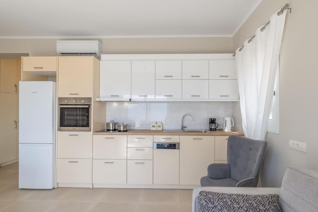 Maritina'S Apartments Amazing Sea View Agia Efimia Bagian luar foto