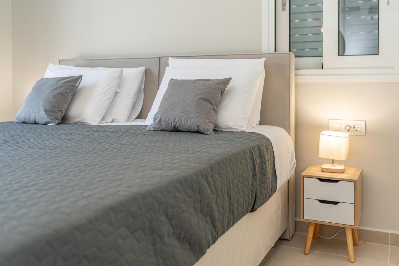 Maritina'S Apartments Amazing Sea View Agia Efimia Bagian luar foto